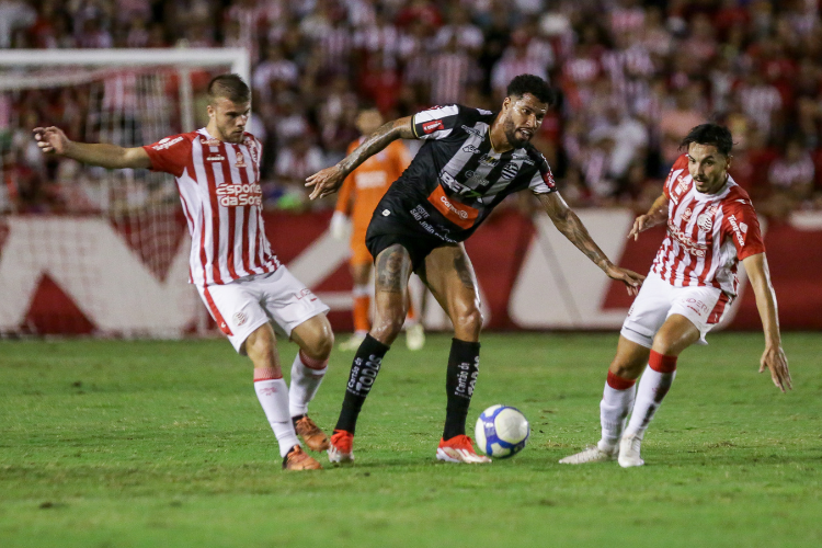 Em jogo movimentado com quatro gols, Nutico e Athletic ficam no empate pela Srie C