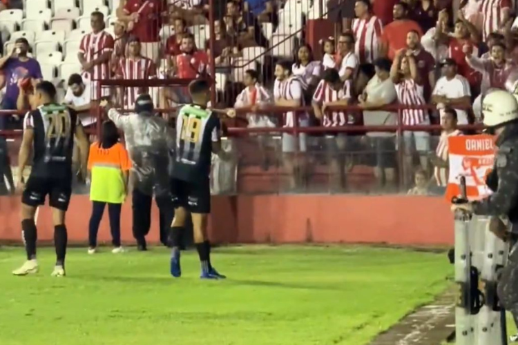 rbitro relata objetos atirados no gramado dos Aflitos em Nutico e Athletic pela Srie C