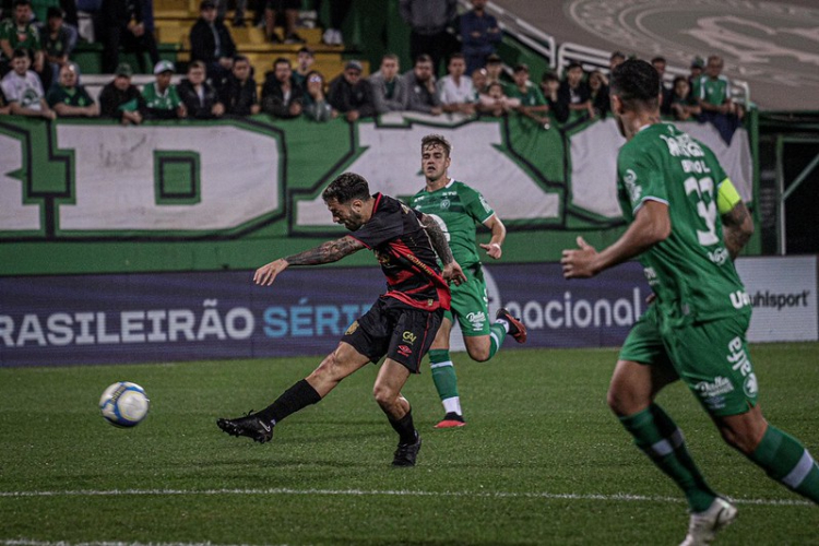<i>(Foto: JÚLIA GALVÃO E TIAGO PAVÃO/SPORT RECIFE)</i> <i>(Foto: JÚLIA GALVÃO E TIAGO PAVÃO/SPORT RECIFE)</i>