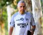 Aps sada conturbada, Sport se reencontra com o tcnico e dolo Nelsinho Baptista, hoje na Ponte Preta; clube planeja homenagem