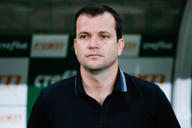 Daniel Paulista, do CRB,  o nome favorito para substituir Mariano Soso no Sport