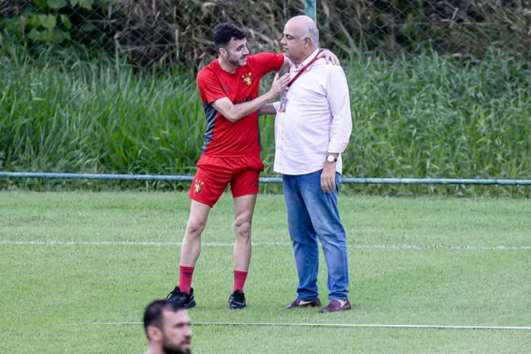 <i>(Foto: PAULO PAIVA/SPORT RECIFE)</i>