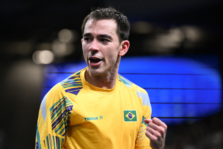 Olimpadas 2024: Tnis de mesa: Hugo Calderano elimina francs e vai s quartas de final