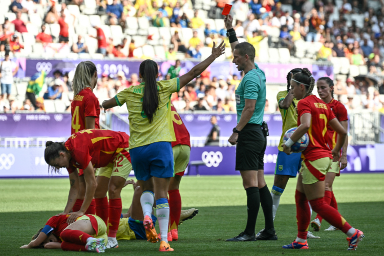 Olimpadas 2024: Marta  expulsa em jogo decisivo contra Espanha e cai no choro