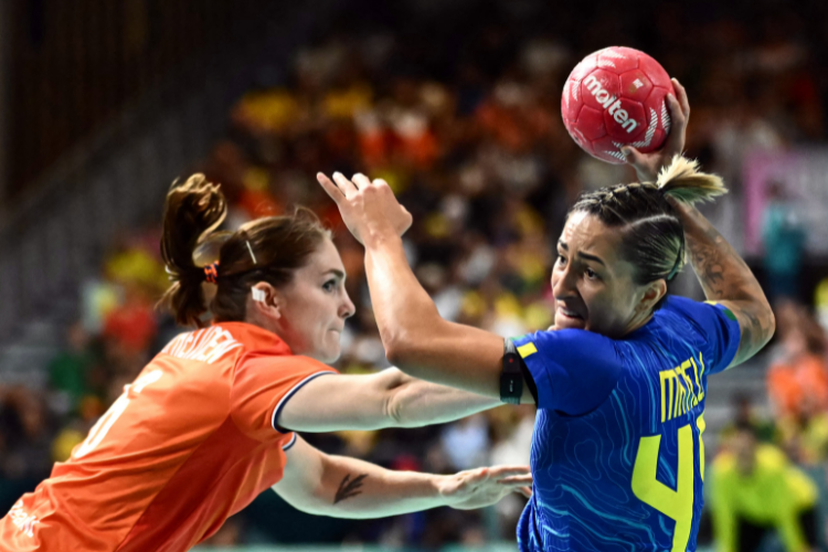 Olimpadas 2024: Brasil perde no handebol e fica em situao complicada