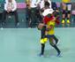Olimpadas 2024: Atleta brasileira carrega adversria lesionada no colo no handebol; veja vdeo 