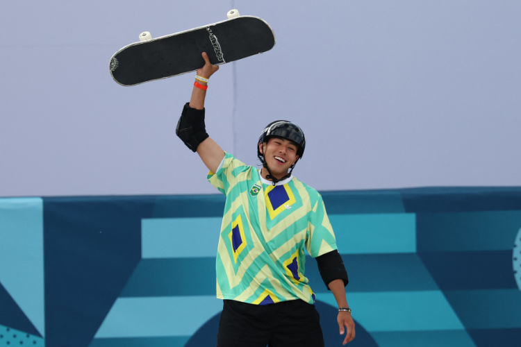 Olimpadas 2024: Augusto Akio brilha no skate park e conquista bronze para o Brasil