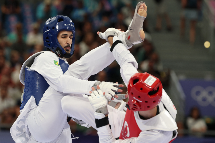 Olimpadas 2024: Edival Pontes perde no taekwondo e espera chance na respecagem 