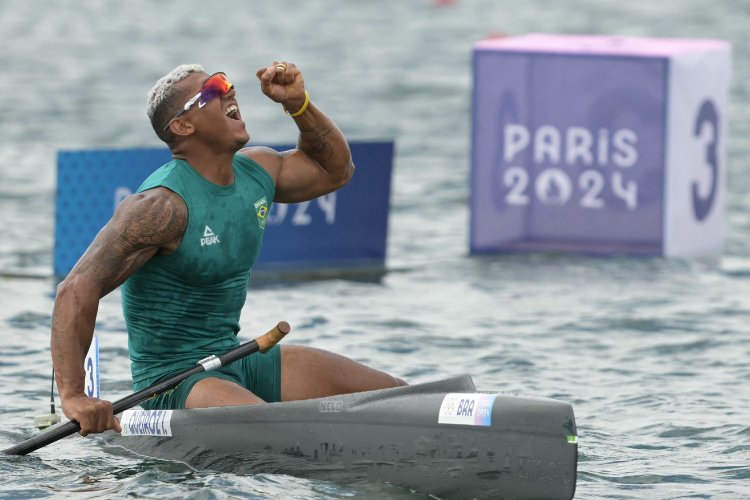 Olimpadas 2024: Isaquias Queiroz conquista medalha de prata no C1 1000m