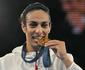 Boxeadora Imane Khelif, alvo de preconceito de gnero, conquista ouro em Paris