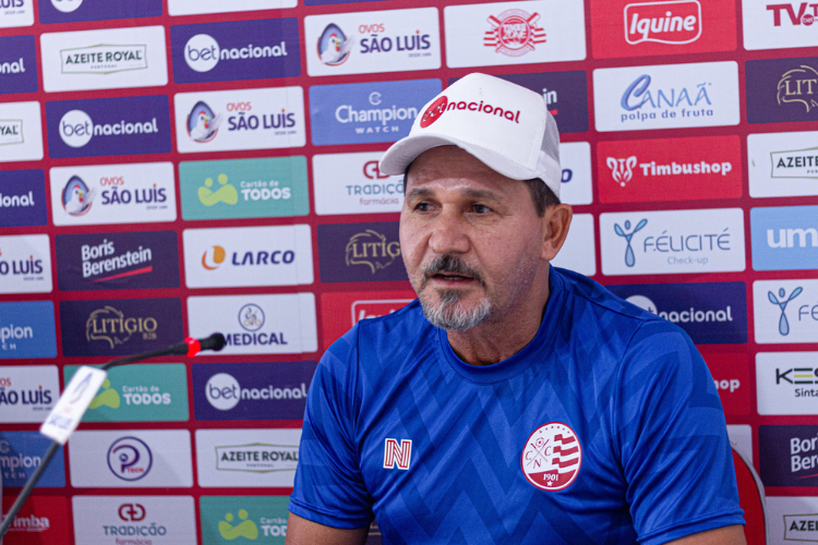 Aps caso de substituio de goleiro no intervalo, Nutico anuncia sada de preparador 