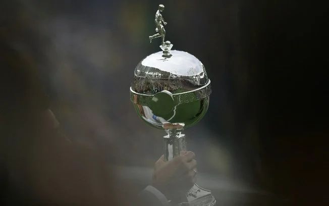 <i>(Foto: CARL DE SOUZA / AFP)</i>