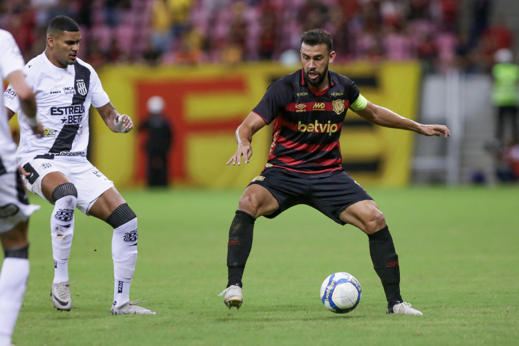 Castn elogia trabalho de Guto Ferreira no Sport, mas v espao para melhora na equipe 
