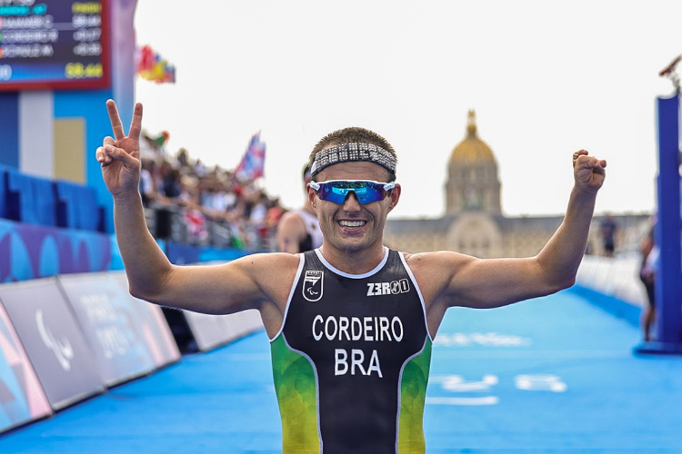 Ronan Cordeiro conquista medalha indita para o Brasil no triatlo