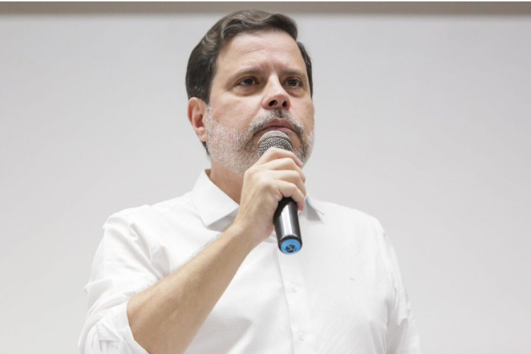 Santa Cruz tem negociaes encaminhadas e deve anunciar substituto de Francisco Sales