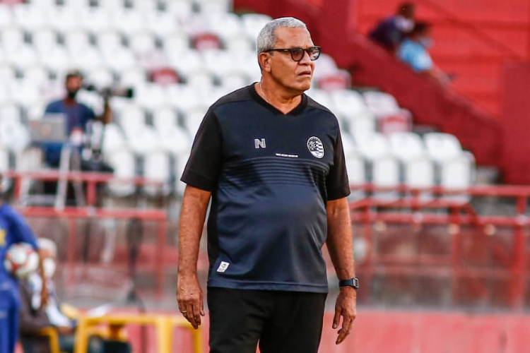 'O nome dele sempre circula nos bastidores'; diz diretor do Nutico sobre Hlio dos Anjos