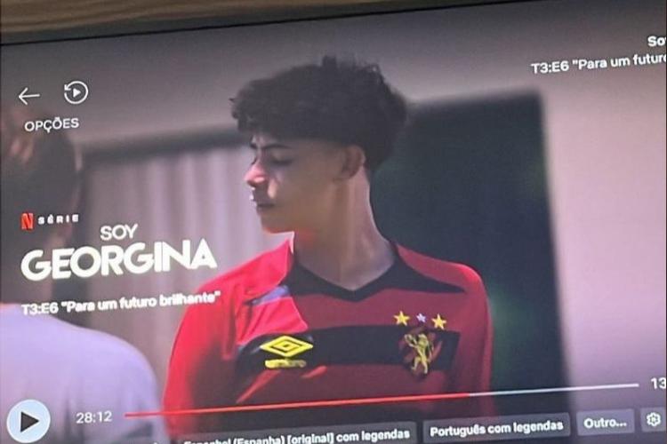 Filho de Cristiano Ronaldo surge em srie da Netflix com camisa do Sport