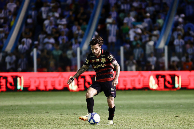 Beto Lago: 'Sport ganhou do Paysandu, em uma noite de futebol bem apagado'