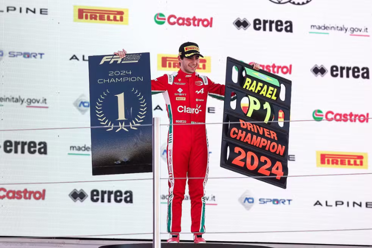 Pernambucano  campeo da temporada de 2024 do FRECA pela Ferrari 