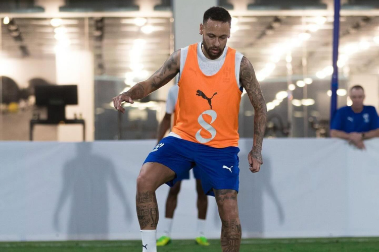Neymar volta aos treinos com o saudita Al-Hilal