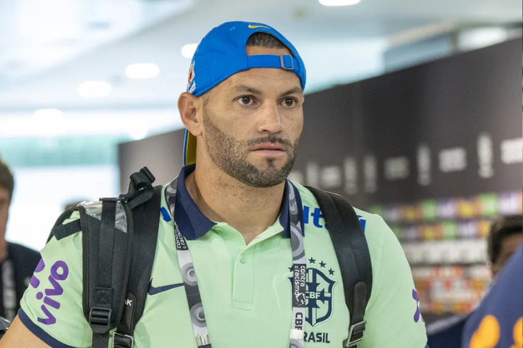 CBF anuncia convocao de Weverton aps leso de Alisson