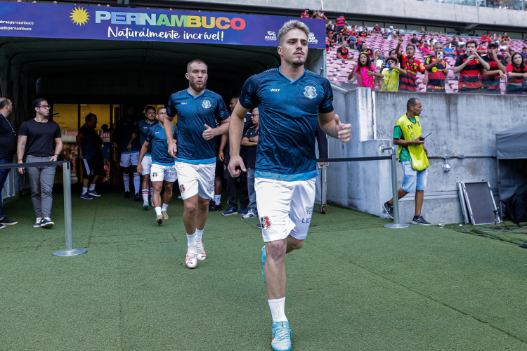 Santa Cruz deve contar com at 30 jogadores e fazer de 13 a 15 contrataes para 2025