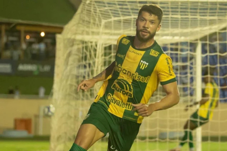 Tcnico do Santa Cruz confirma a contratao do atacante Jhonatan Ribeiro, ex-Ypiranga-RS