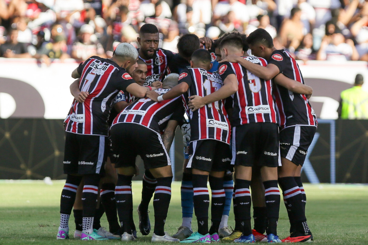Santa Cruz define perfil para novos reforos: dedicao e personalidade dentro de campo