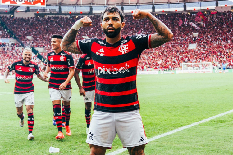 Gabigol ultrapassa Ronaldo Fenmeno em gols marcados em finais