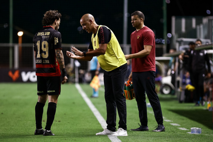 Lo Medrado: 'Eu esperava o Sport ligado no 220v contra o Operrio, o foco tem que voltar contra a Chape'