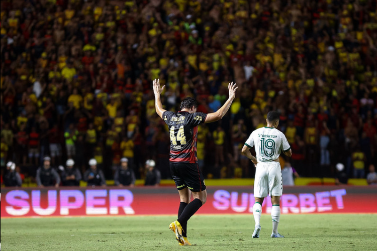 Lo Medrado: 'O Sport precisa do apoio da torcida no domingo, o caldeiro precisar ferver'