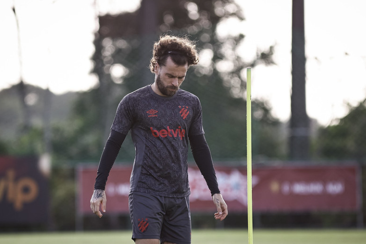 Beto Lago: 'O Sport no pode cometer erros, tem que vencer para jogar a presso para o Cear'