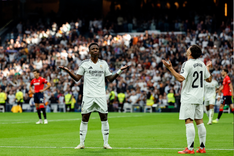 Com hat-trick de Vini, Real Madrid goleia Osasuna no Espanhol