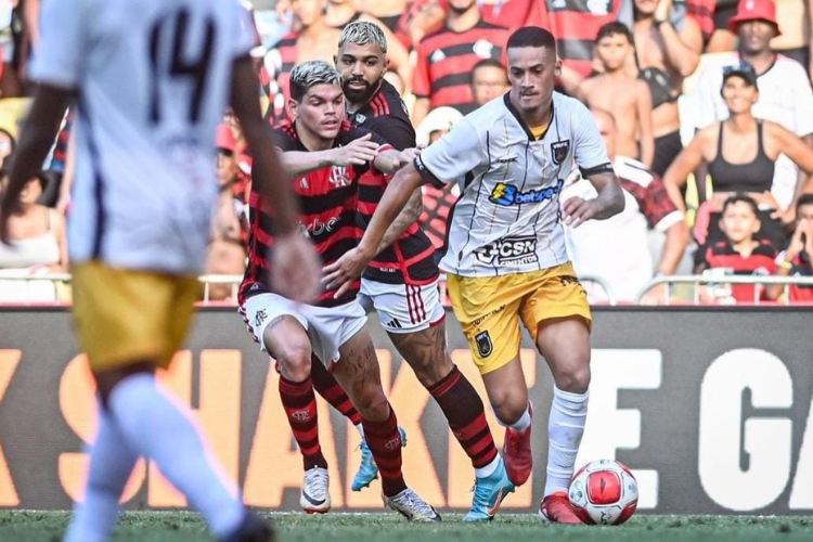 A pedido de Itamar Schlle, Santa Cruz acerta contratao do atacante Vini Moura, ex-Volta Redonda