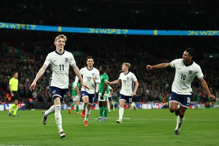 Inglaterra goleia Irlanda  e sobe para 1 diviso da Liga das Naes