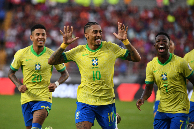 Brasil e Uruguai: Veja onde assistir, horrio e escalaes do clssico Sulamericano 