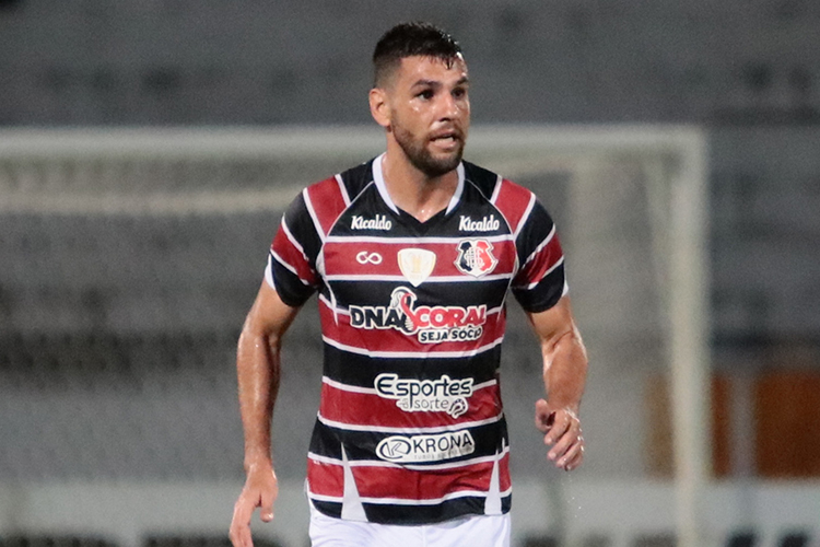 Executivo do Santa Cruz confirma interesse no retorno do zagueiro William Alves