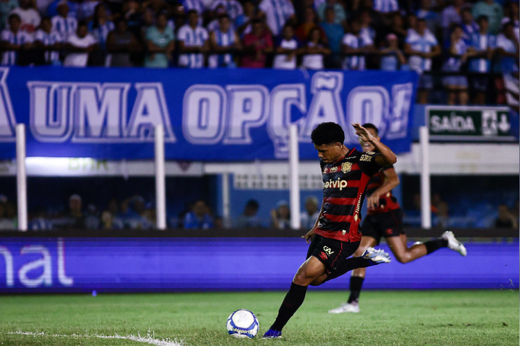 Sport confirma emprstimo de Pedro Martins para a Chapecoense