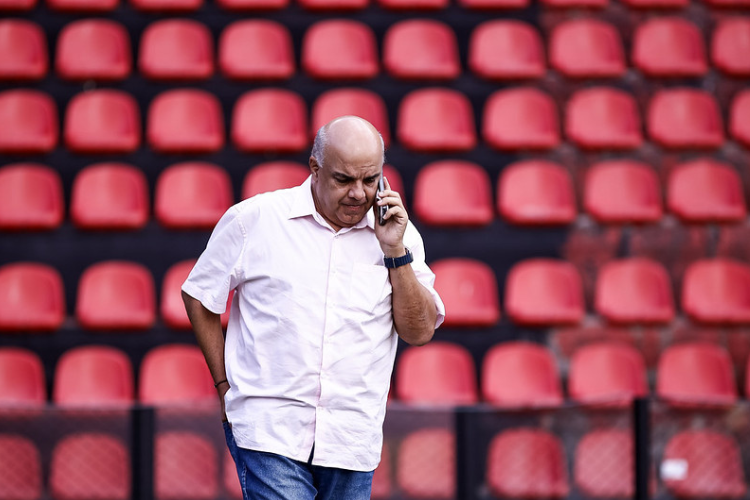 Lo Medrado: 'Perguntas que no querem calar na eleio do Sport'
