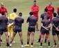 Sport oficializa a sada de oito jogadores e trs negociam permanncia; confira plantel de 2025