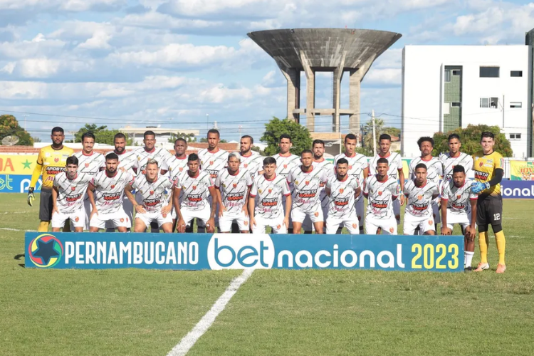 Petrolina divulga nota oficial repudiando a quantidade de jogos fora de casa no incio do Pernambucano