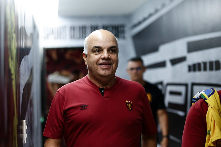Beto Lago: 'Yuri Romo saiu com vantagem da entrevista e leva o favoritismo nas eleies do Sport'