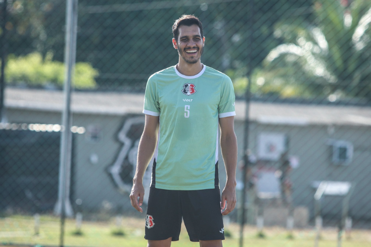 Apesar da derrota contra o CSA, Lucas Siqueira avalia positivamente o amistoso do Santa Cruz