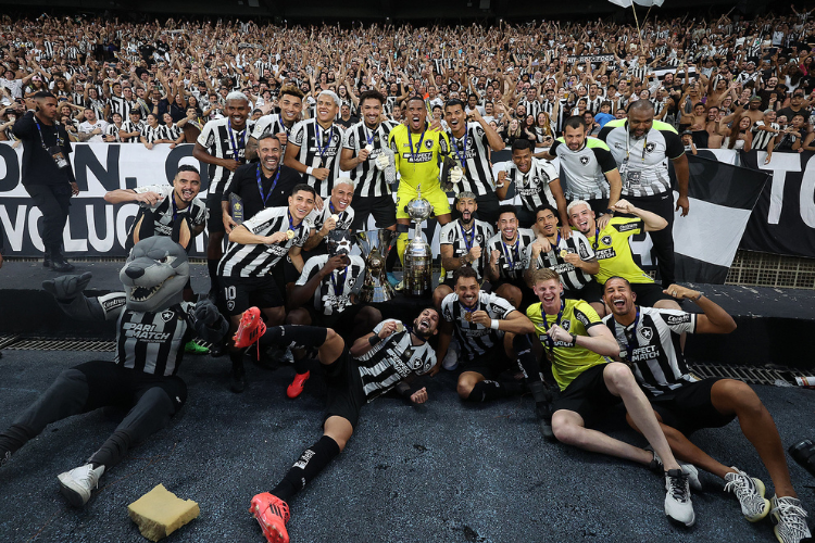 Lo Medrado: 'Rodada insana: No final, ttulo merecido do Botafogo e Athletico rebaixado'