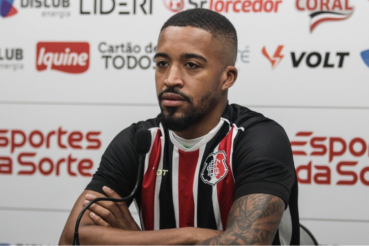 Com chegada de Toty no Santa Cruz, Yuri Ferraz perde espao e  emprestado ao Velo Clube