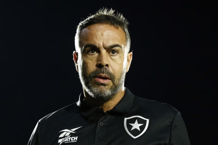 Botafogo pode perder Artur Jorge para time do Catar em 2025