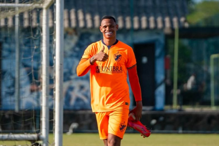 Lo Medrado: 'O elenco que o Retr est montando vai brigar por vaga na Srie B'