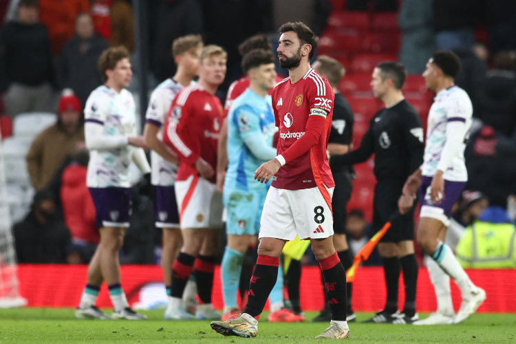 Bournemouth vence Manchester United em Old Trafford e sobe para 5 no Campeonato Ingls
