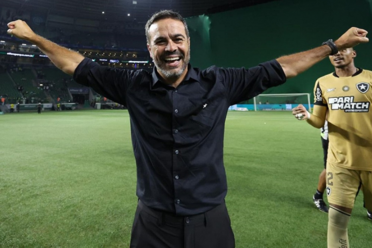 Artur Jorge volta atrs sobre futuro no Botafogo: 'Est em aberto'