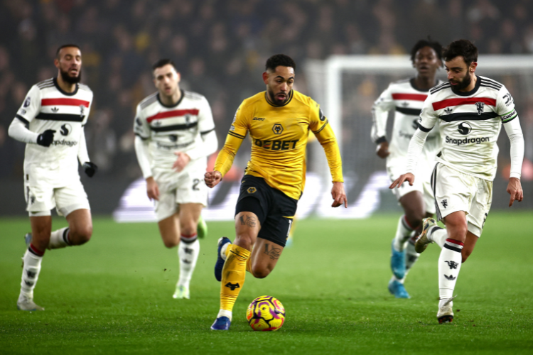 Com gol olmpico de Matheus Cunha, Wolves vencem Manchester United